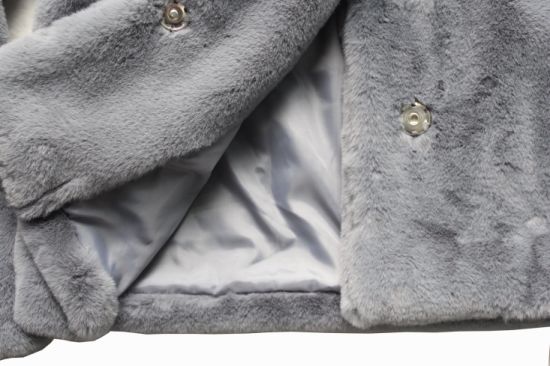 Women′s Faux Fur Coat
